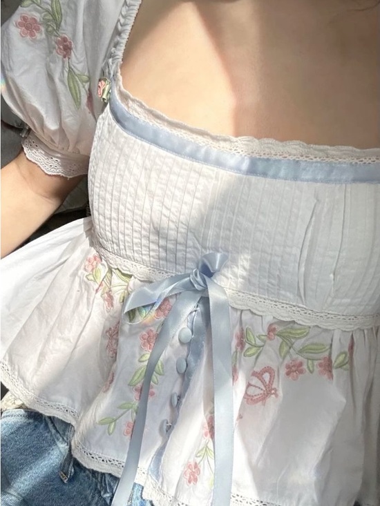 For Love And Lemons Tops - For Love And Lemons Carrington  Embroidered Puff-Sleeve Top // NWT